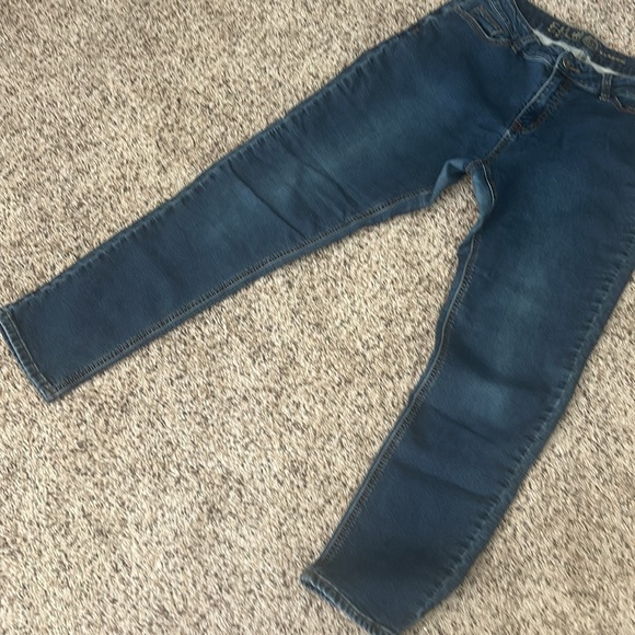 Ethyl jeans. Size 10. 87%cotton 11%poly 2%spandex.great shape nice stretch. - Picture 2 of 8